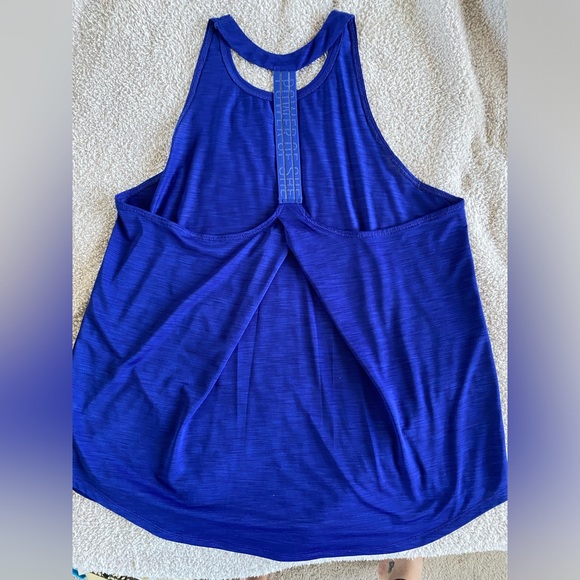 Athleta Power of She Incline Tank Top in blue. Size large. Worn. Great condition - Picture 6 of 7